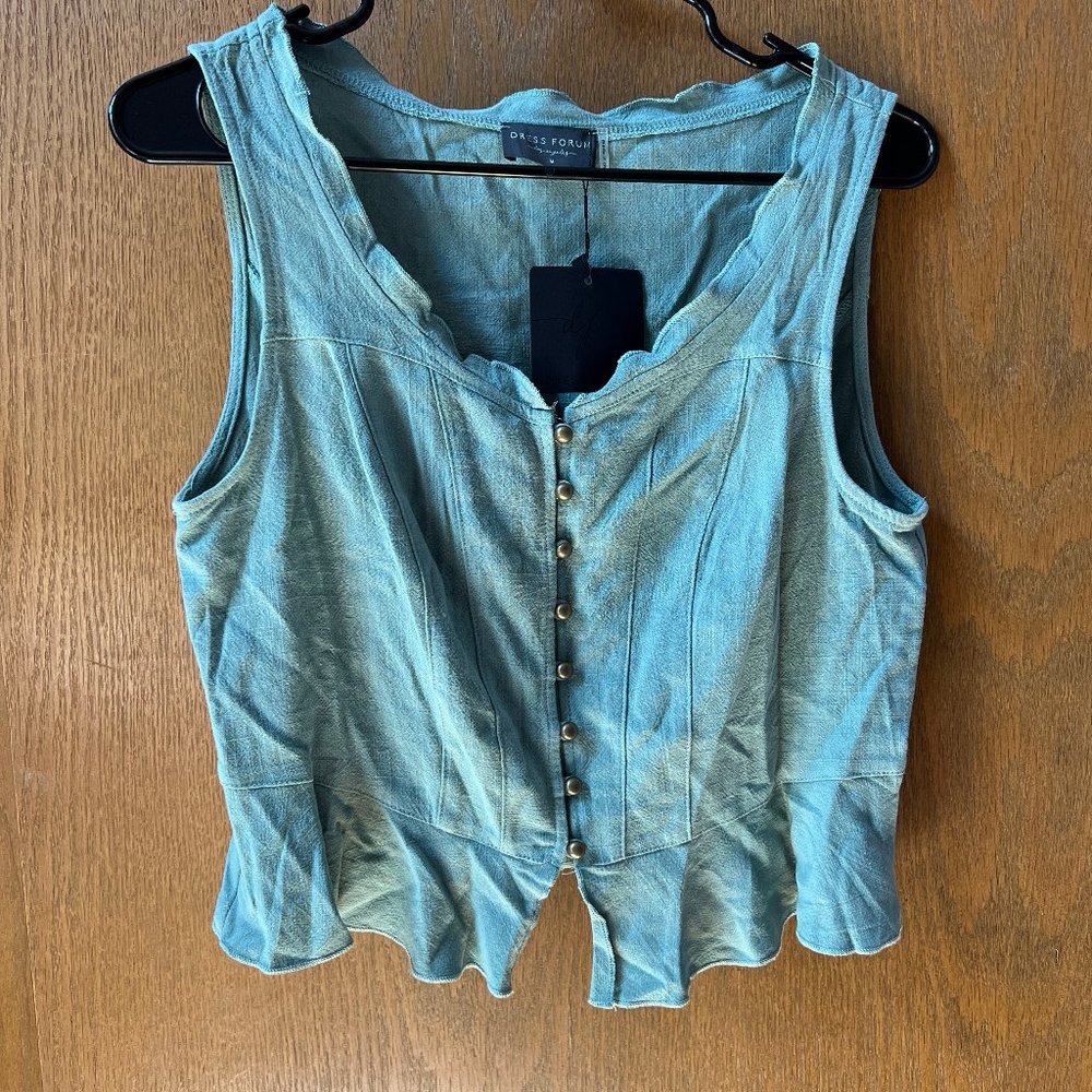 Dress Forum Button up Ruffle edge tank top in mint size M
